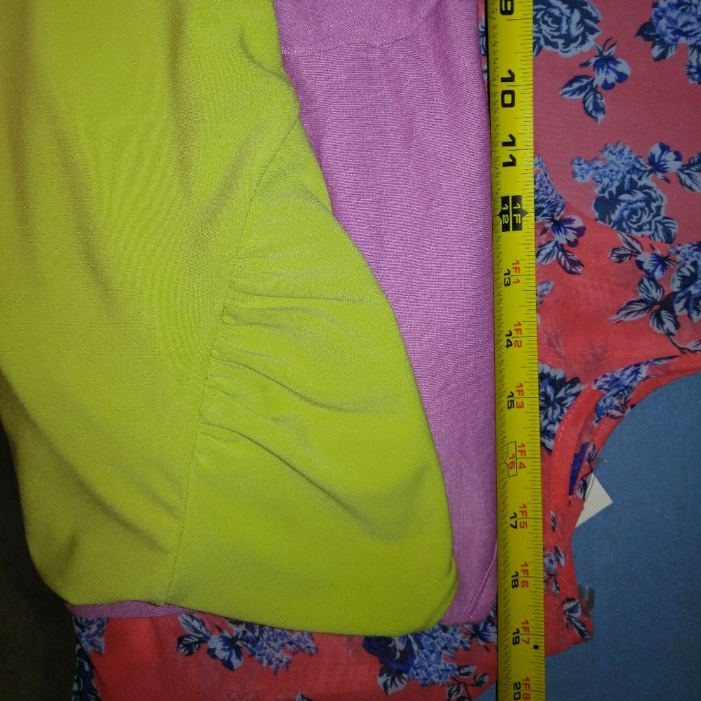 Tops! All 3! - Picture 5 of 6